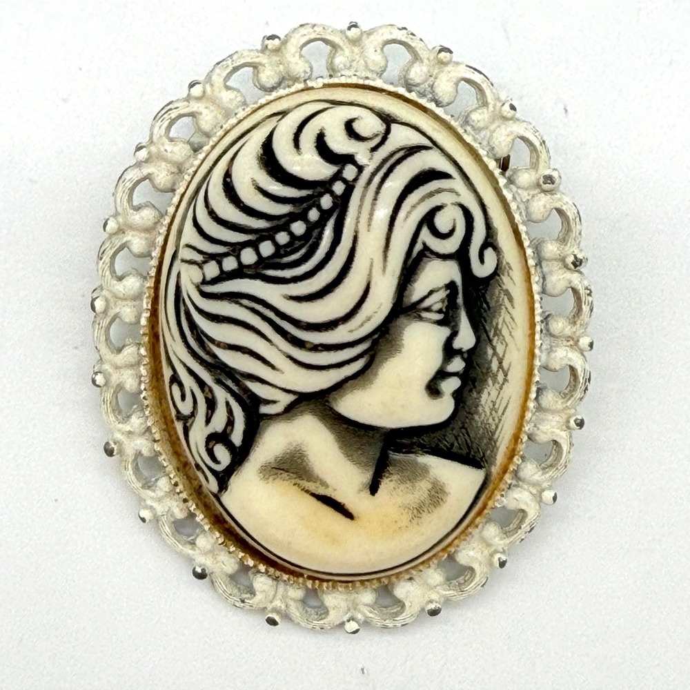 Vintage Carved Cameo Style‎ Lady Face Brooch Black Cream Gothic Pin